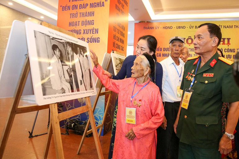 Hà Nội biểu dương, khen thưởng người có công tiêu biểu ảnh 8