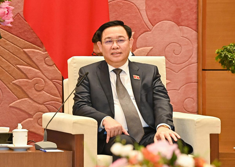 Chủ tịch Quốc hội Vương Đình Huệ tiếp Phó Chủ tịch Quốc hội Lào Sounthon Xayachak ảnh 5