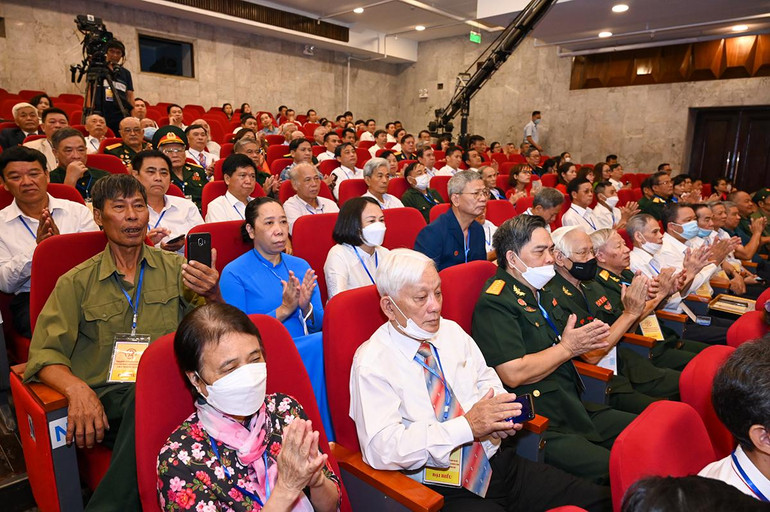 Hà Nội biểu dương, khen thưởng người có công tiêu biểu ảnh 3