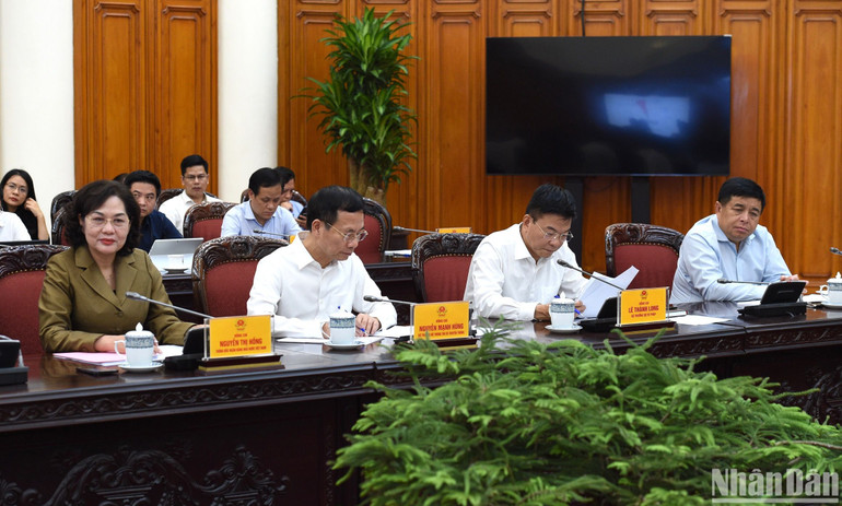 Đại diện lãnh đạo các bộ, ban, ngành tham dự cuộc họp.