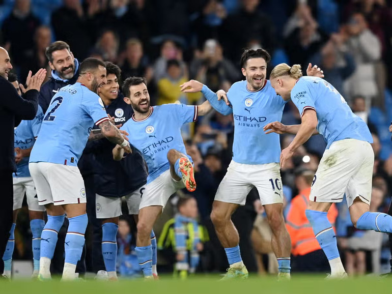 Manchester City chỉ còn cách lịch sử của bóng đá Anh một trận thắng.