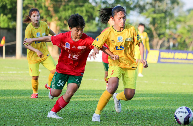 TP Hồ Chí Minh I chạm trán TP Hồ Chí Minh II. (Ảnh: VFF) TP Hồ Chí Minh I chạm trán TP Hồ Chí Minh II. (Ảnh: VFF)