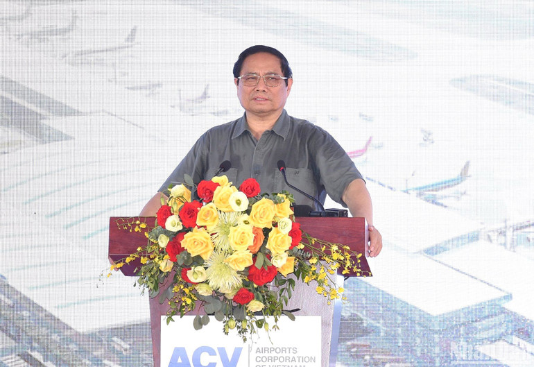 Thủ tướng Phạm Minh Chính phát biểu ý kiến tại lễ khởi công. Thủ tướng Phạm Minh Chính phát biểu ý kiến tại lễ khởi công.