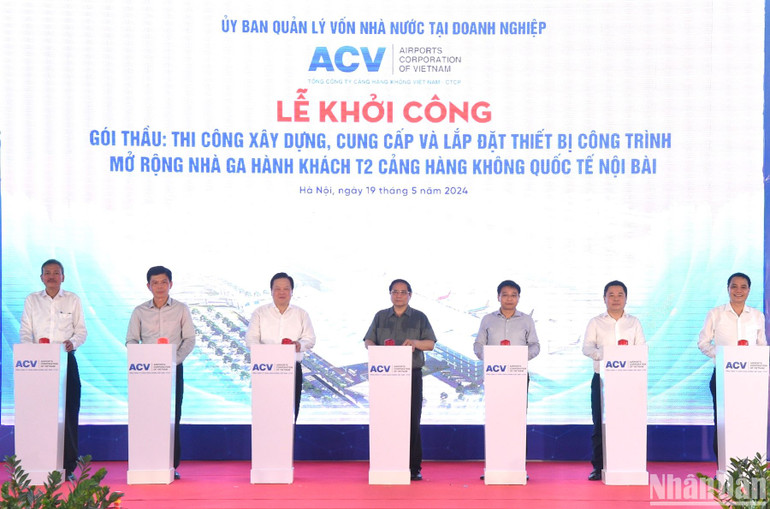 Thủ tướng Phạm Minh Chính và các đồng chí lãnh đạo thực hiện nghi thức khởi công dự án. Thủ tướng Phạm Minh Chính và các đồng chí lãnh đạo thực hiện nghi thức khởi công dự án.