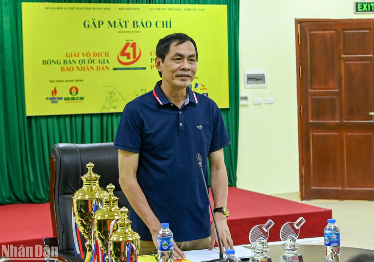 Trưởng ban Văn hóa-Văn nghệ Báo Nhân Dân Trần Hữu Việt, Trưởng Ban tổ chức giải, phát biểu tại buổi họp báo. (Ảnh: DUY LINH)