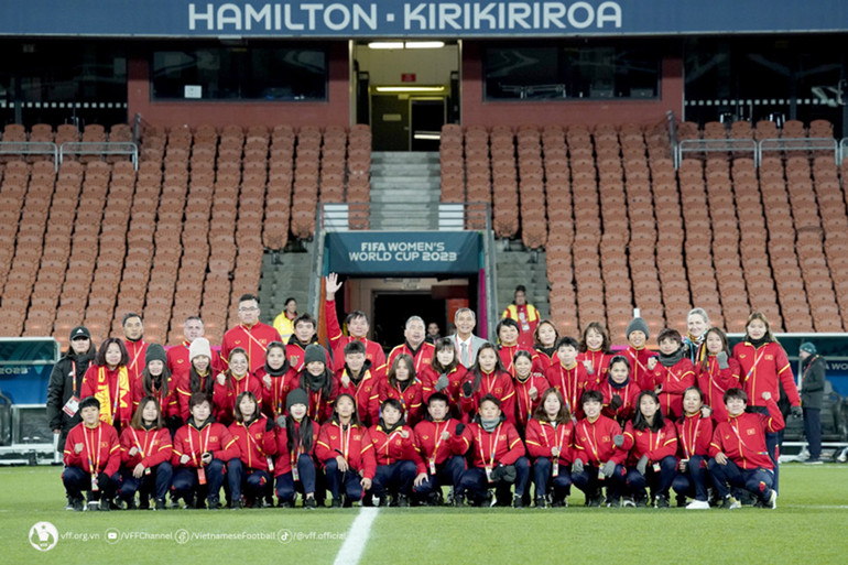 Các thành viên đội tuyển nữ có mặt tại sân Waikato. (Ảnh: VFF)