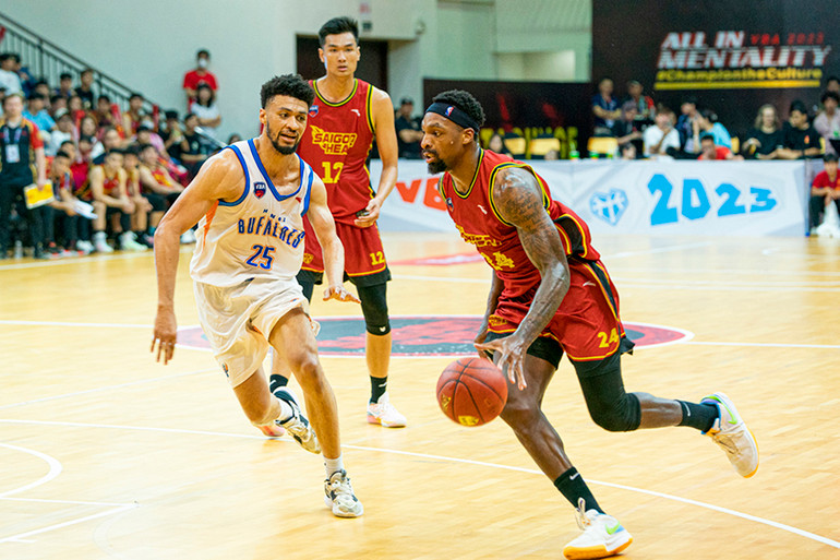 Các tay ném Saigon Heat nhập cuộc đầy hứng khởi và liên tục nới rộng khoảng cách.