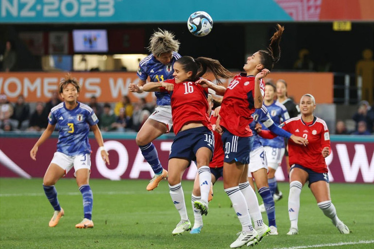 Các cầu thủ Costa Rica nỗ lực trong từng đường bóng. (Ảnh: Getty)