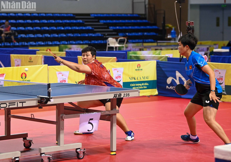 Mai Hoàng Mỹ Trang cùng Phan Hoàng Tường Giang chấp nhận thua cuộc tại chung kết đôi nữ.