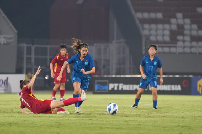 Các cầu thủ Thái Lan có kỹ năng tốt để chiếm ưu thế. Các cầu thủ Thái Lan có kỹ năng tốt để chiếm ưu thế.