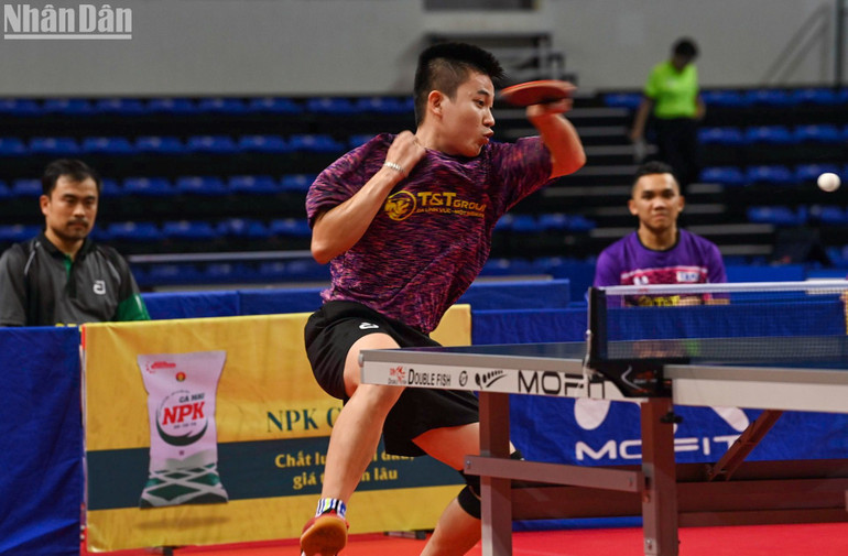 Đình Đức "bùng nổ" ở ván đấu cuối cùng.