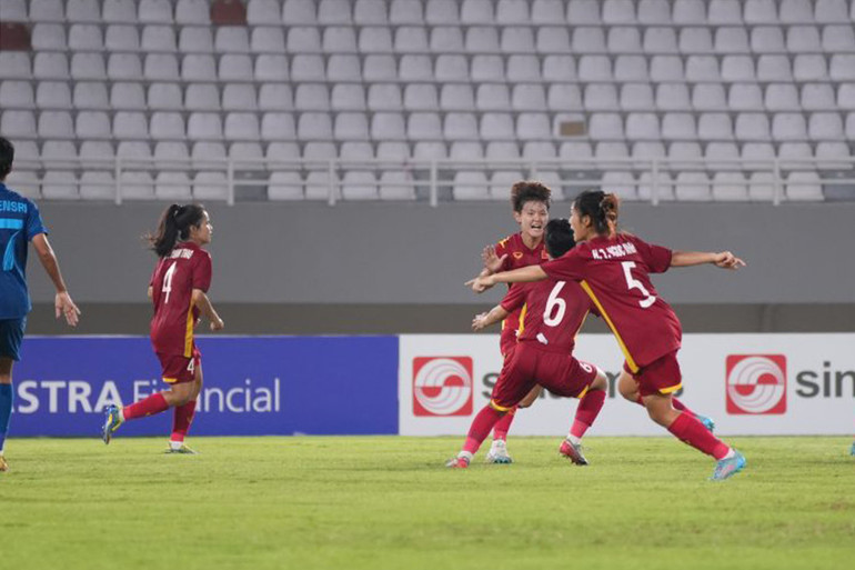 U19 Việt Nam ăn mừng bàn thắng rút ngắn tỷ số. U19 Việt Nam ăn mừng bàn thắng rút ngắn tỷ số.