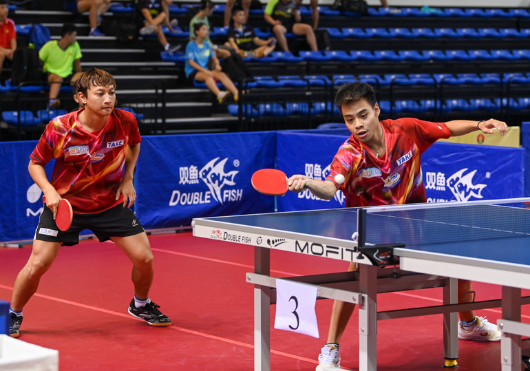 Hai vận động viên trẻ Nguyễn Ngọc Sơn - Đỗ Tuấn Kiệt (Hà Nội) thắng cặp đôi Nguyễn Cao Nguyên Bảo - Trương Ngọc Khánh (Lâm Đồng) tại vòng 1/16 với tỷ số 3-2.