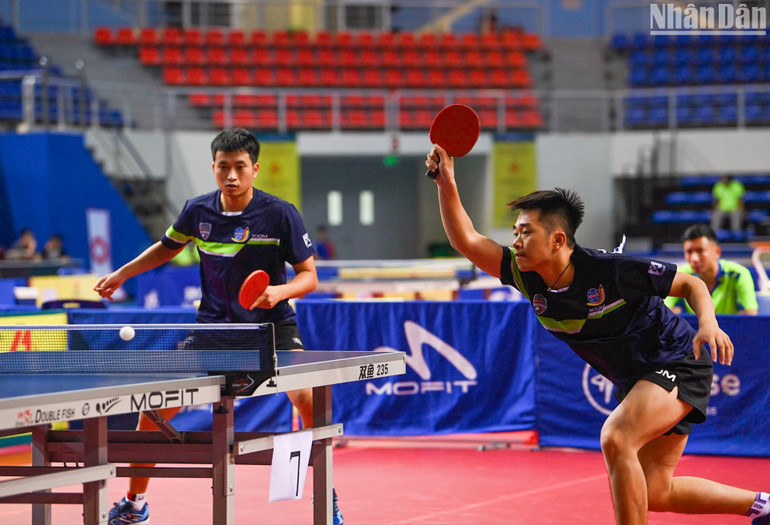 Huy chương Vàng SEA Games 31 Nguyễn Đức Tuân góp mặt tại chung kết cả 2 nội dung đôi nam nữ và đôi nam.