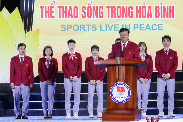 Trưởng đoàn Đặng Hà Việt chia sẻ về quá trình chuẩn bị và mục tiêu hướng tới SEA Games. Trưởng đoàn Đặng Hà Việt chia sẻ về quá trình chuẩn bị và mục tiêu hướng tới SEA Games.