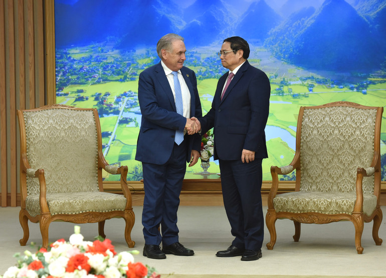 Thủ tướng Phạm Minh Chính tiễn Bộ trưởng Thương mại và Du lịch Australia Don Farrell.