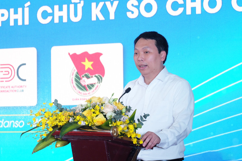 Thứ trưởng Thông tin và Truyền thông Nguyễn Huy Dũng phát biểu.