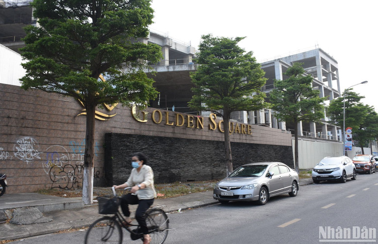 Dự án Golden Square chấm dứt hoạt động sau nhiều năm khởi công, xây dựng. Dự án Golden Square chấm dứt hoạt động sau nhiều năm khởi công, xây dựng.