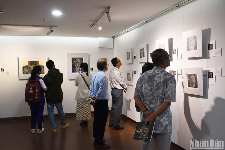 Mỗi bức tranh đều để lại ấn tượng rất lớn đối với người xem. Mỗi bức tranh đều để lại ấn tượng rất lớn đối với người xem.