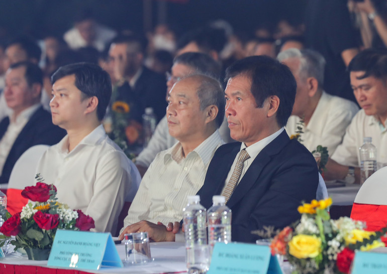 Phó Tổng cục trưởng Tổng cục Thể dục Thể thao Việt Nam Trần Đức Phấn tham dự buổi lễ. Phó Tổng cục trưởng Tổng cục Thể dục Thể thao Việt Nam Trần Đức Phấn tham dự buổi lễ.