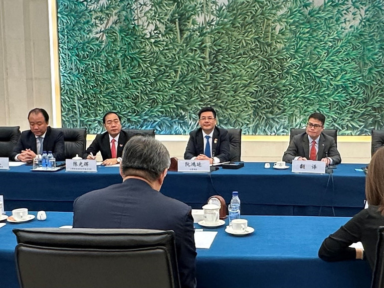 Bộ trưởng Nguyễn Hồng Diên phát biểu tại buổi hội đàm