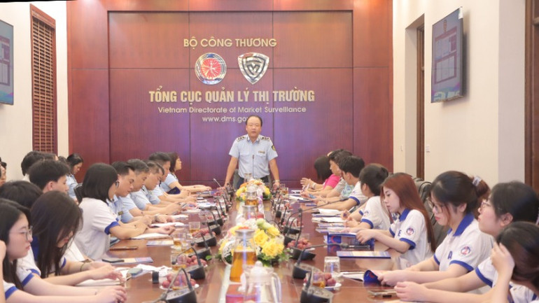 Tổng cục Quản lý thị trường phối hợp cùng Đại học Kinh tế quốc dân ký Thỏa thuận hợp tác đào tạo cử nhân ngành quản lý thị trường. Tổng cục Quản lý thị trường phối hợp cùng Đại học Kinh tế quốc dân ký Thỏa thuận hợp tác đào tạo cử nhân ngành quản lý thị trường.