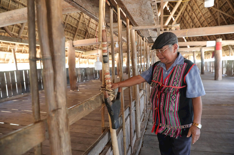 Già làng A Jring Đeng, làng Kon Brăp Ju. (Ảnh: KHIẾU MINH)