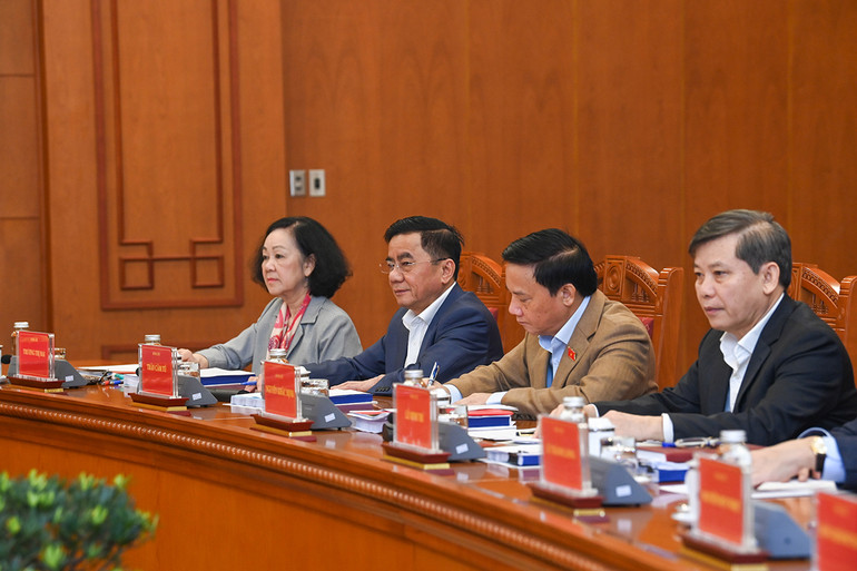 [Ảnh] Tổng Bí thư Nguyễn Phú Trọng chủ trì cuộc họp Thường trực Ban chỉ đạo Trung ương về phòng, chống tham nhũng, tiêu cực ảnh 2