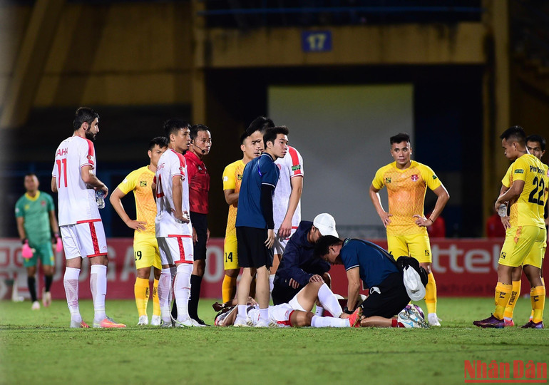 Nhiều cầu thủ bị chấn thương.