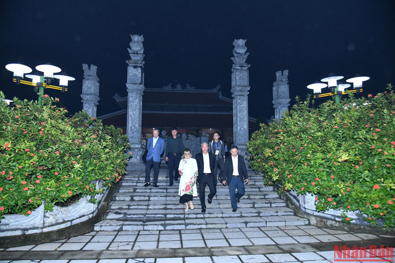 Khu di tích tưởng niệm các anh hùng liệt sĩ đã hy sinh trên cung đường Truông Bồn huyền thoại.