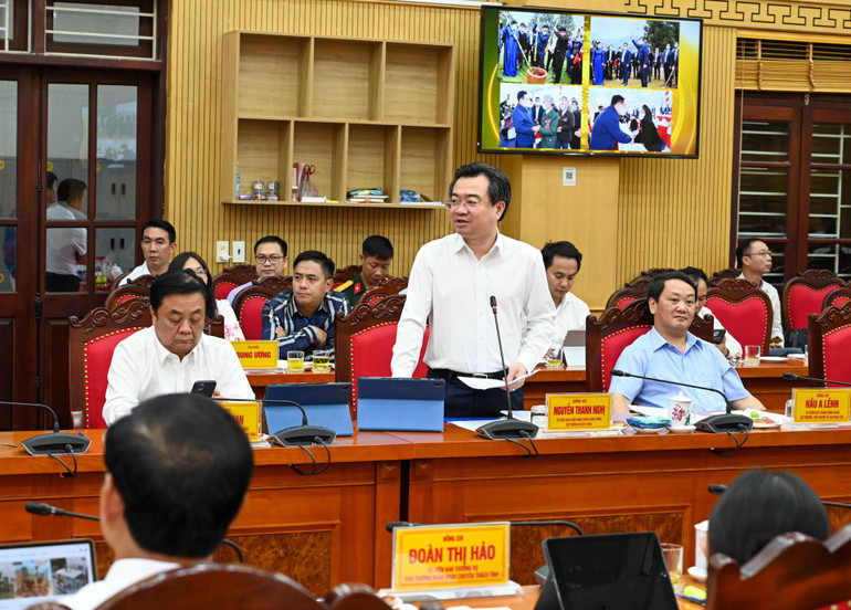 Bộ trưởng Xây dựng Nguyễn Thanh Nghị phát biểu ý kiến tại buổi làm việc.