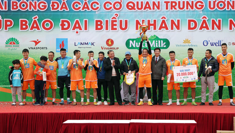 Đội bóng Tập Đoàn Dầu khí Quốc gia Việt Nam giành chức vô địch năm 2020.