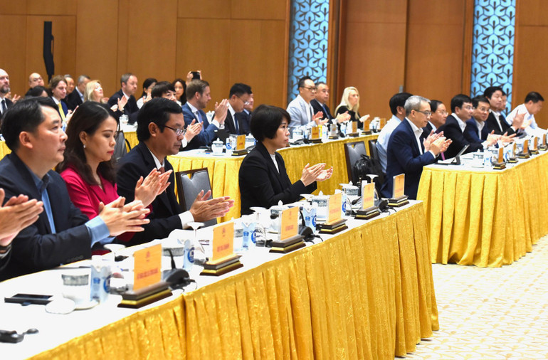 [Ảnh] Thủ tướng Chính phủ gặp mặt cộng đồng doanh nghiệp đầu tư nước ngoài ảnh 3