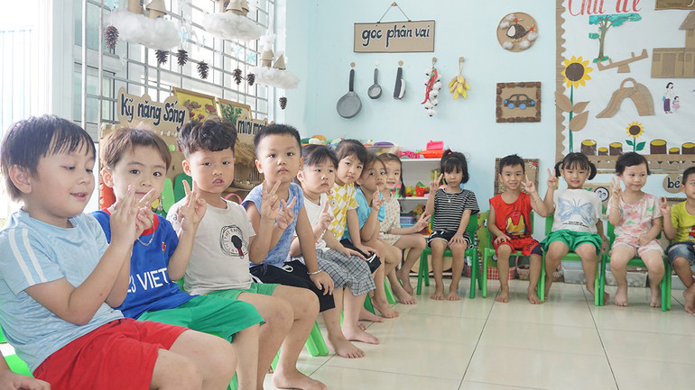 Trong quá trình phấn đấu xây dựng nông thôn mới kiểu mẫu, một số xã đã lựa chọn giáo dục là lĩnh vực nổi trội.