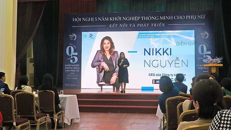 Các diễn giả tham luận tại Hội nghị.