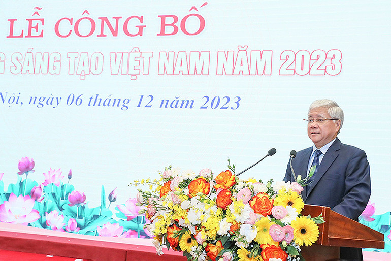 Đồng chí Đỗ Văn Chiến phát biểu ý kiến tại buổi lễ.