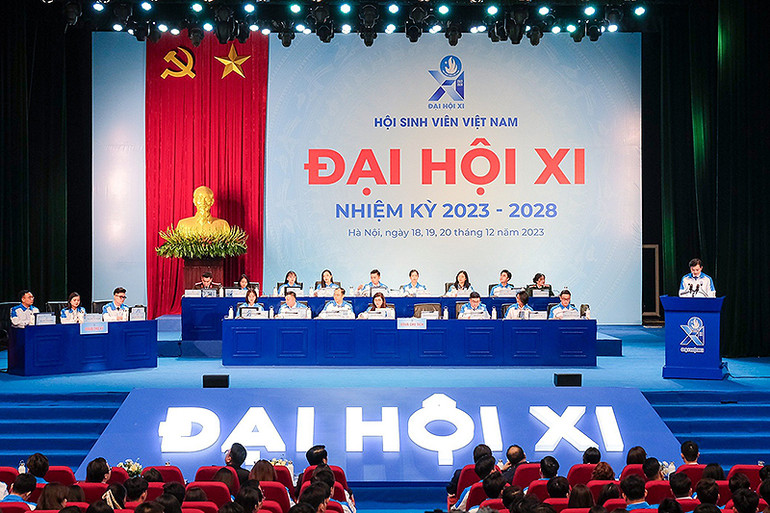 Toàn cảnh phiên làm việc thứ nhất của Đại hội.