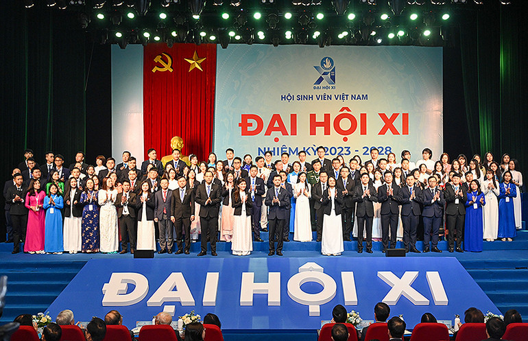 Ban Chấp hành Trung ương Hội Sinh viên Việt Nam khóa XI, nhiệm kỳ 2023-2028 ra mắt Đại hội.