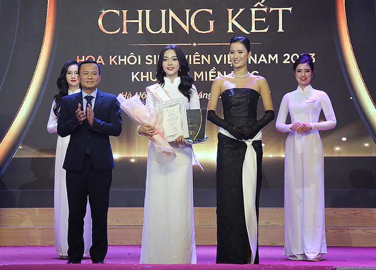 Á khôi 1 khu vực miền Bắc Cuộc thi Trịnh Ngọc Trinh.