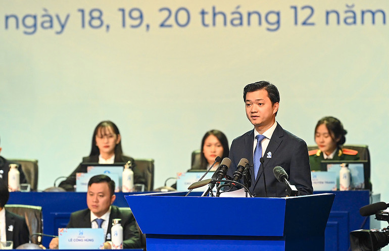 Đồng chí Nguyễn Minh Triết phát biểu ý kiến tại Đại hội đại biểu toàn quốc Hội Sinh viên Việt Nam lần thứ XI.