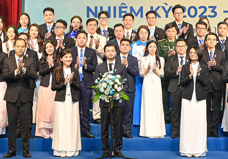 Chủ tịch Hội Sinh viên Việt Nam khóa XI Nguyễn Minh Triết phát biểu nhận nhiệm vụ trước Đại hội.