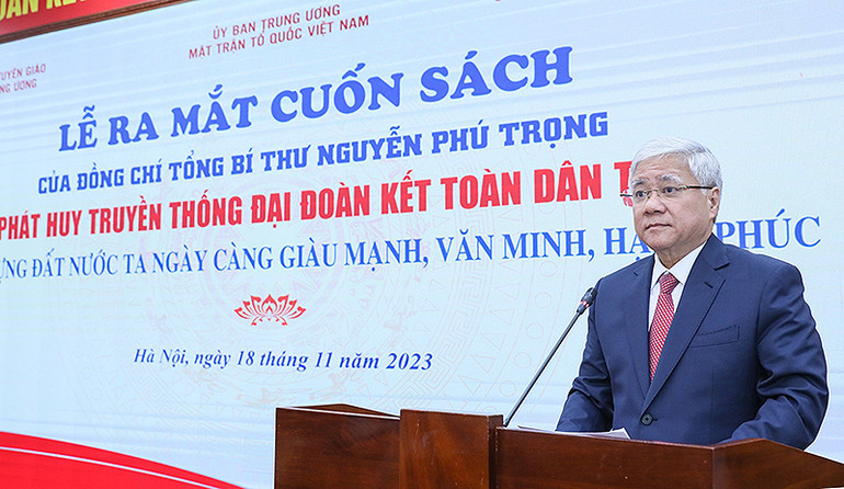 Đồng chí Đỗ Văn Chiến phát biểu ý kiến tại buổi lễ.