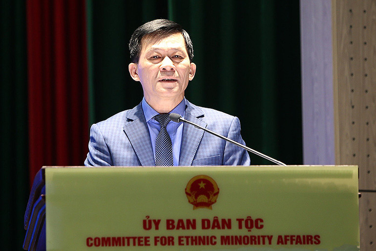 Đồng chí Nông Quốc Tuấn phát biểu ý kiến tại buổi gặp mặt.