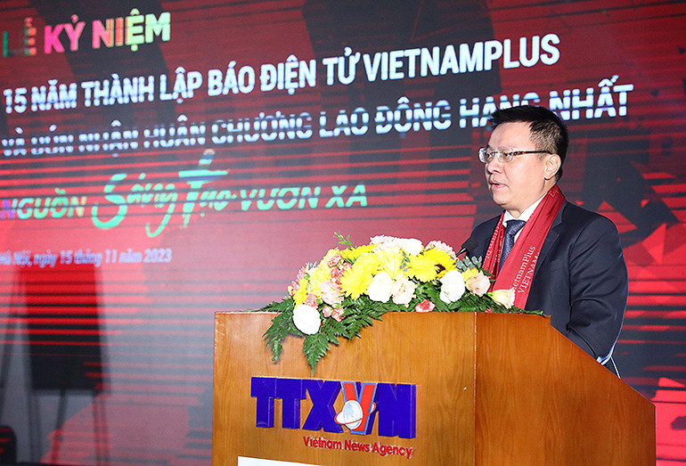 Đồng chí Lê Quốc Minh phát biểu ý kiến tại buổi lễ.