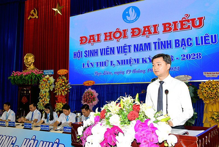 Đồng chí Nguyễn Minh Triết phát biểu ý kiến tại Đại hội.