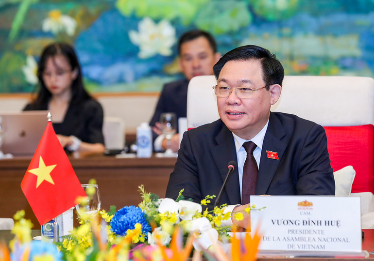 Chủ tịch Quốc hội Vương Đình Huệ phát biểu tại buổi tiếp. (Ảnh: DUY LINH)