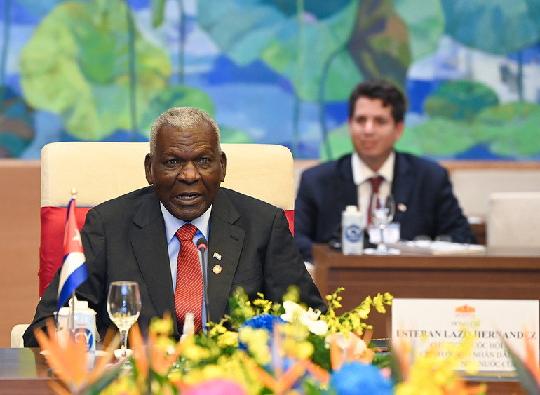 Chủ tịch Quốc hội Cuba Esteban Lazo Hernandez phát biểu tại buổi tiếp. (Ảnh: DUY LINH)