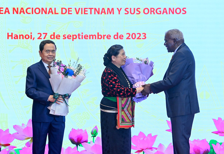 [Ảnh] Lễ trao Huân chương cao quý của nước Cộng hòa Cuba tặng lãnh đạo Quốc hội Việt Nam ảnh 9