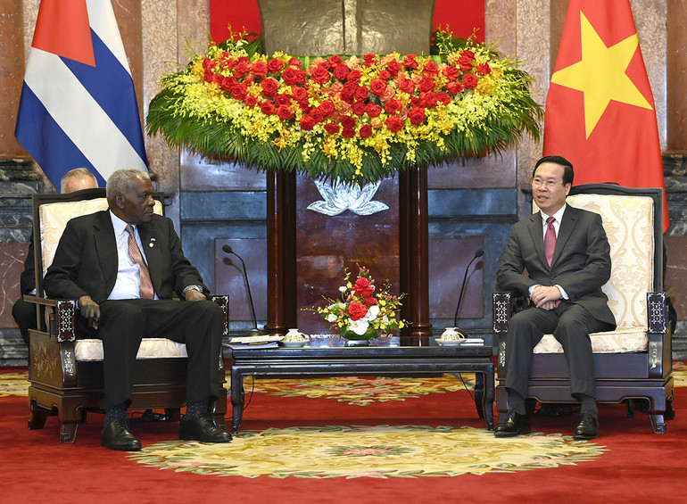 Chủ tịch nước Võ Văn Thưởng và Chủ tịch Quốc hội Cuba Esteban Lazo Hernandez tại buổi tiếp. (Ảnh: DUY LINH)