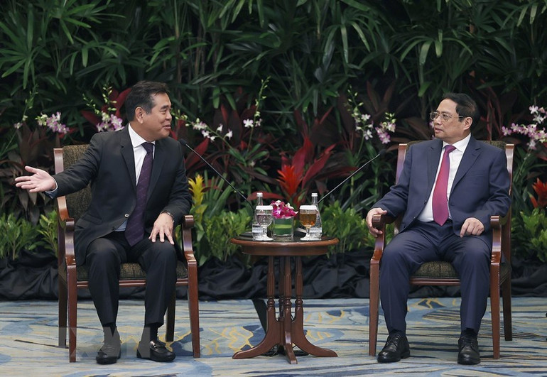 Cũng trong sáng 10/2, Thủ tướng Phạm Minh Chính tiếp lãnh đạo một số doanh nghiệp của Singapore đến chào xã giao. Thủ tướng Phạm Minh Chính tiếp ông Lee Chong Min, Chủ tịch Quỹ Đầu tư CMIA.